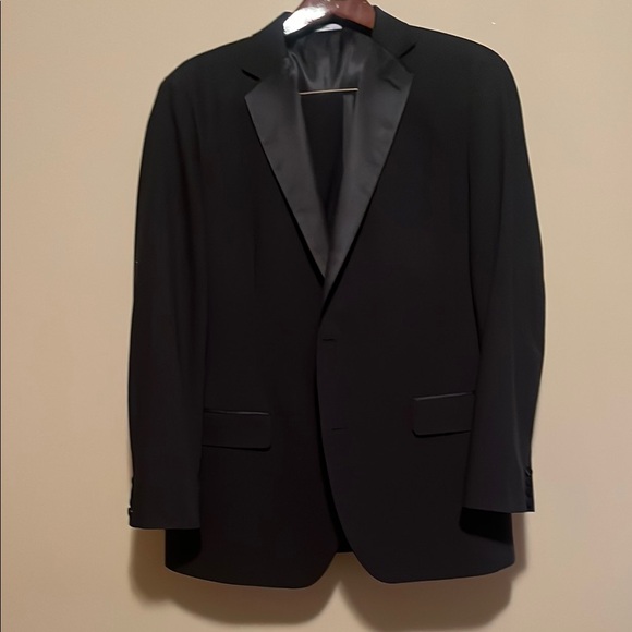 Black Tuxedo Jacket with Satin Peak Lapels and Textured Fabric - Picture 1 of 4